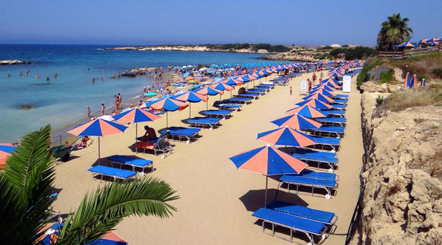Plaza Laourou Pafos Kipar
